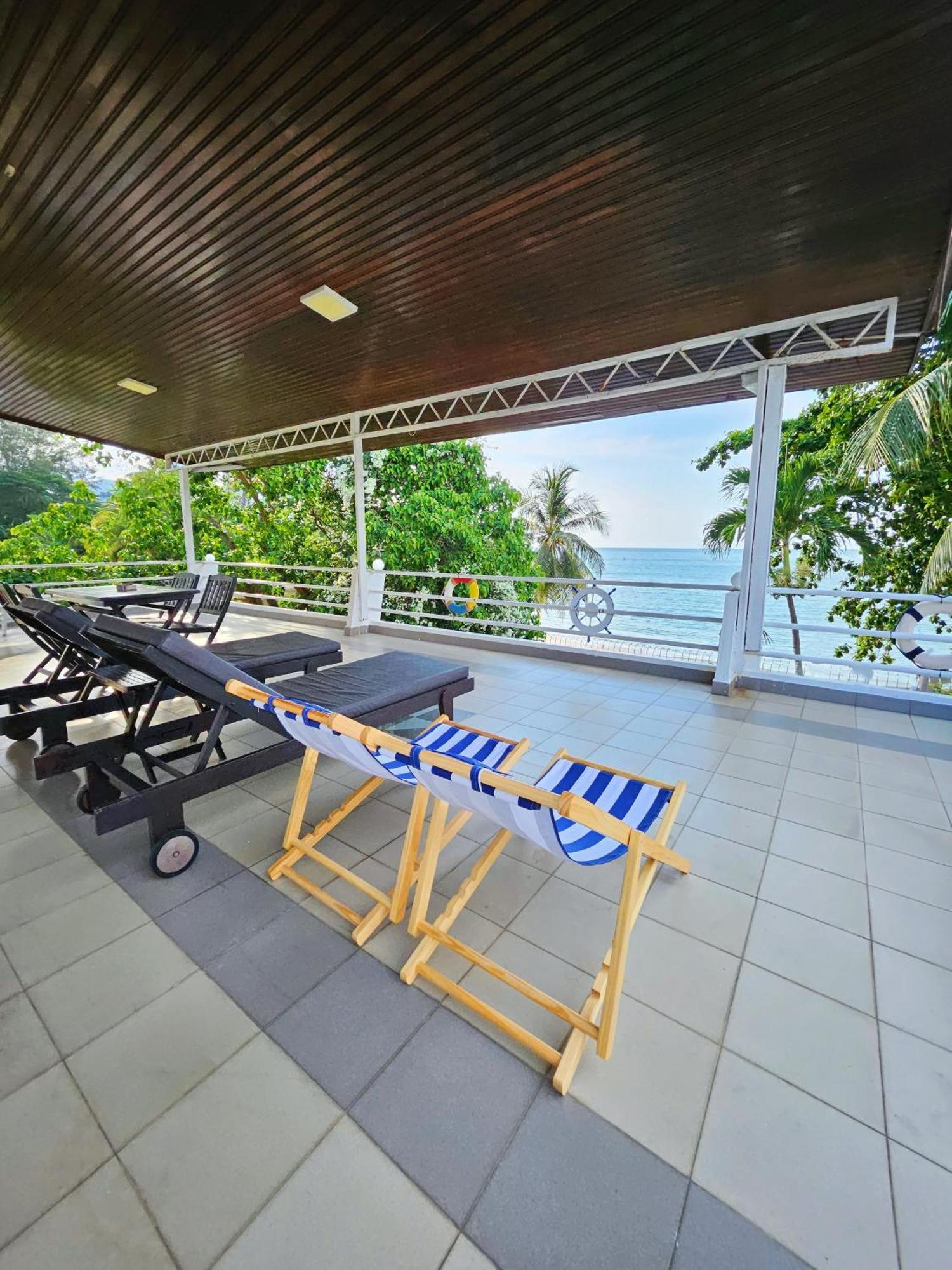 Little Heaven By Sky Hive, A Beach Front Bungalow Tanjung Bungah  Exterior photo