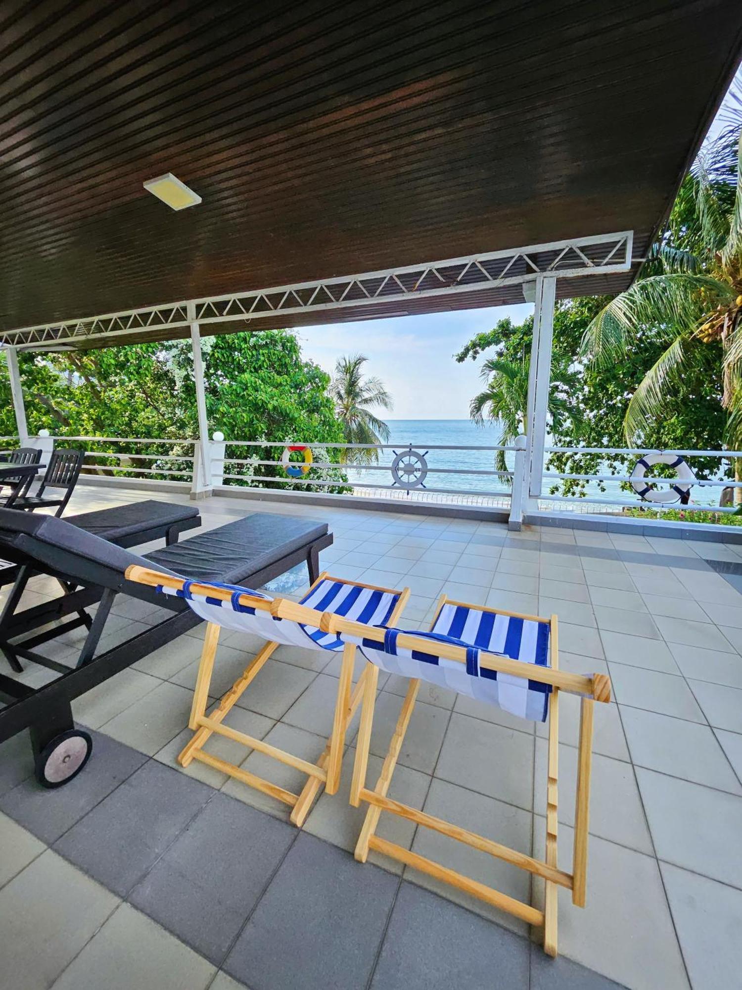 Little Heaven By Sky Hive, A Beach Front Bungalow Tanjung Bungah  Exterior photo