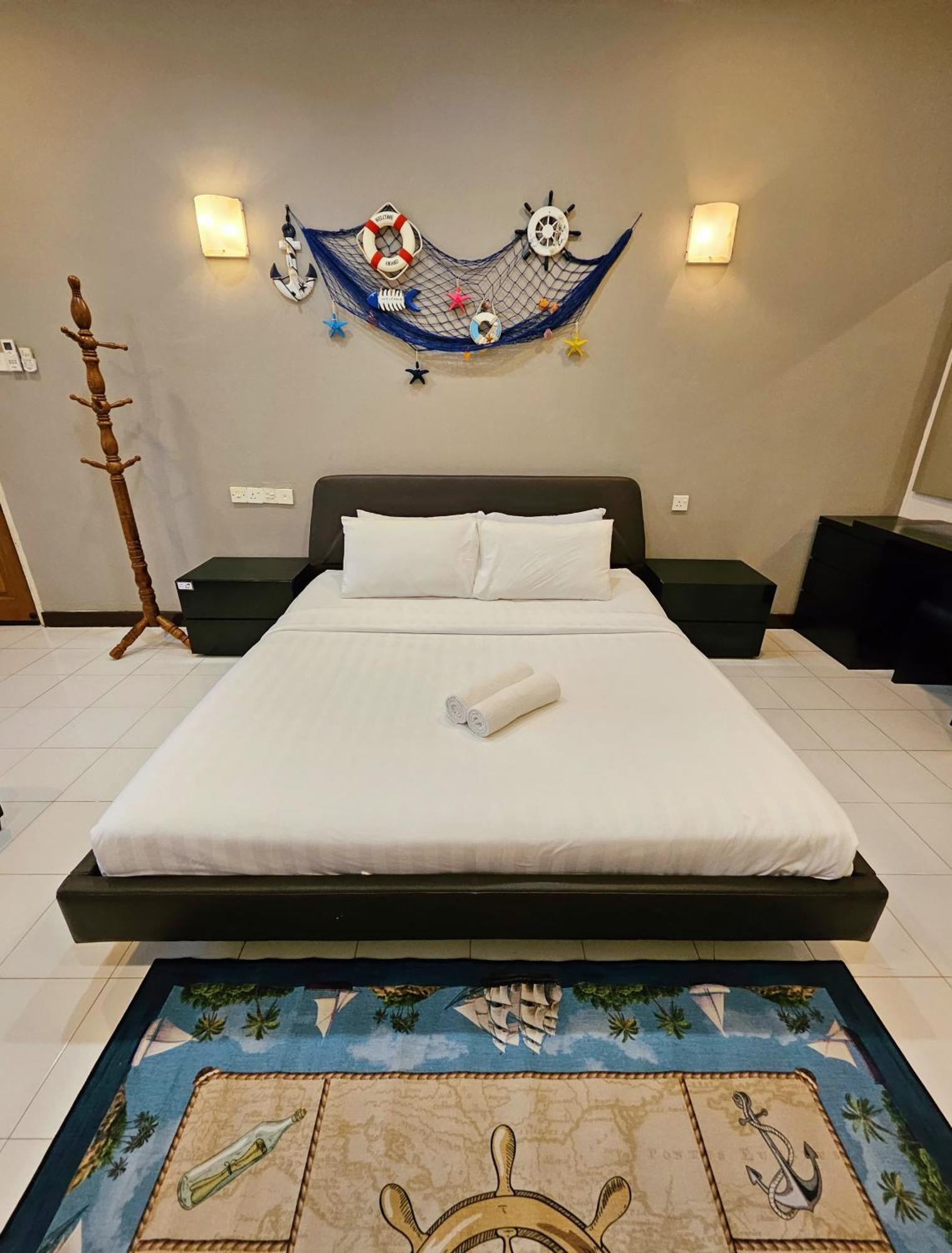 Little Heaven By Sky Hive, A Beach Front Bungalow Tanjung Bungah  Exterior photo
